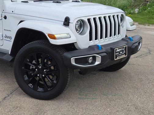 Bright White Clearcoat 2023 Jeep Wrangler 4xe Sahara