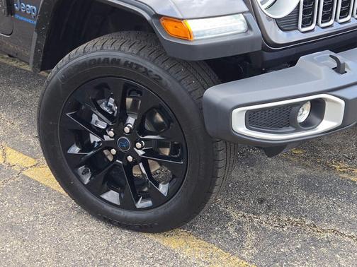 Granite Crystal Metallic Clearcoat 2025 Jeep Wrangler 4xe Sahara