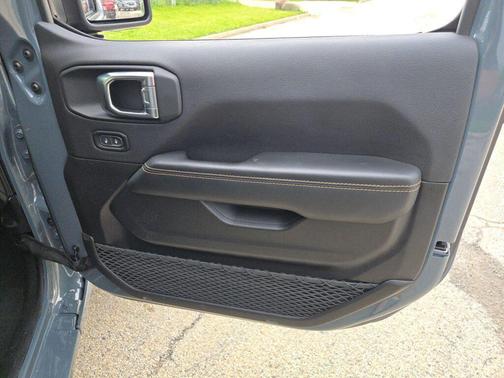 Anvil Clearcoat 2025 Jeep Wrangler 4xe Sahara