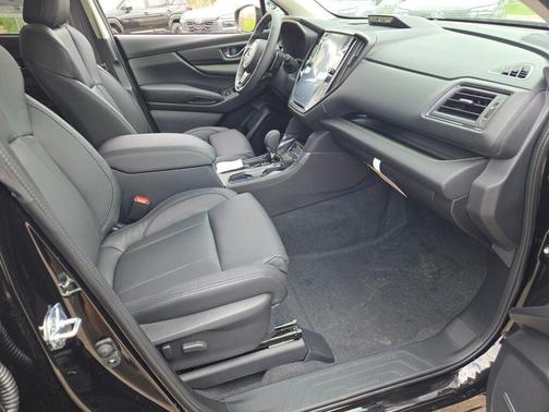 Crystal Black Silica 2026 Subaru Ascent Onyx Edition Touring 7-Passenger