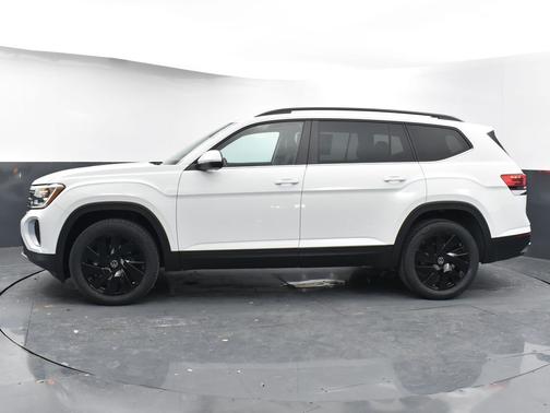 2024 Volkswagen Atlas 2.0T SE w/ Technology