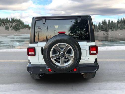 White 2019 Jeep Wrangler Unlimited Sahara