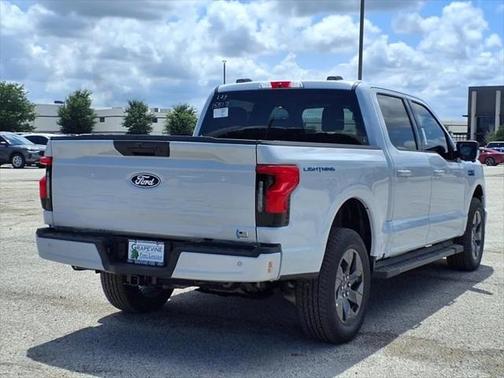 2025 Ford F-150 Lightning Flash