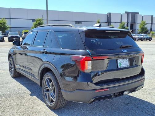 Agate Black 2026 Ford Explorer ST-Line