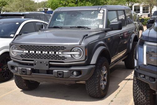 Carbonized Gray Metallic 2025 Ford Bronco Badlands
