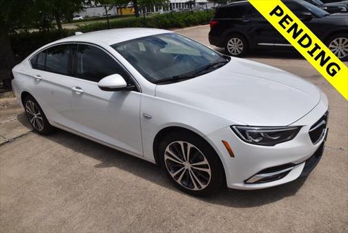 2018 Buick Regal Sportback Essence