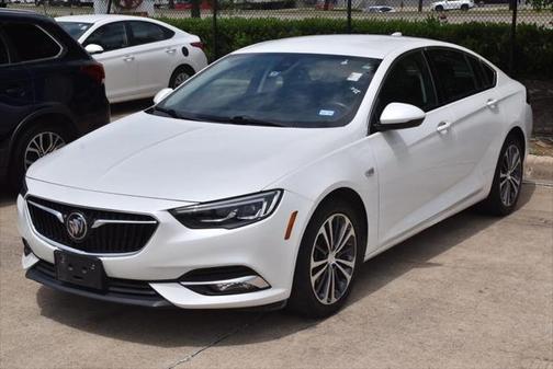 2018 Buick Regal Sportback Essence