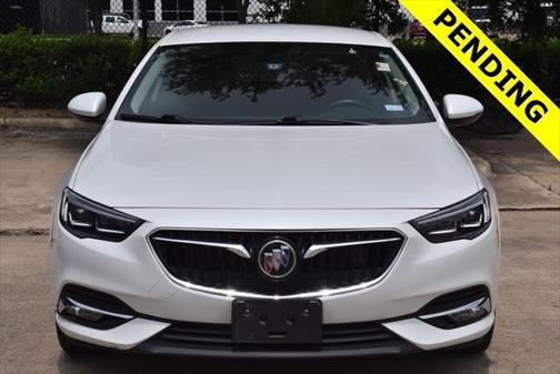 2018 Buick Regal Sportback Essence