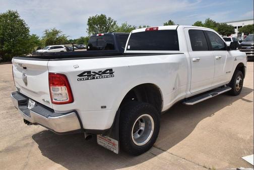 Bright White Clearcoat 2019 RAM 3500 Big Horn Crew Cab 4x4 8' Box