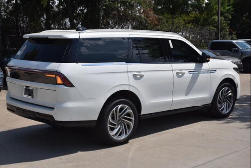 2025 Lincoln Navigator Reserve