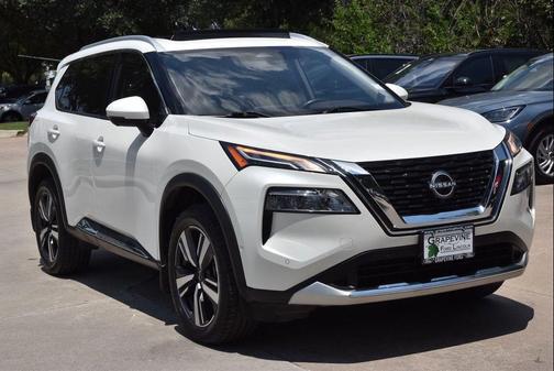 Pearl White Tricoat 2023 Nissan Rogue Platinum