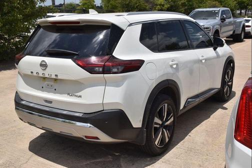 Pearl White Tricoat 2023 Nissan Rogue Platinum