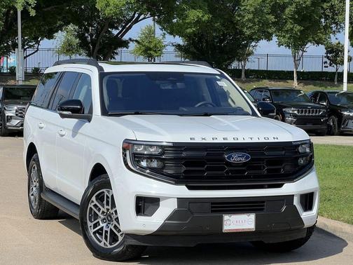 Oxford White 2025 Ford Expedition Active
