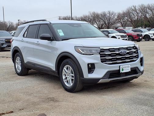 Space White Metallic 2026 Ford Explorer Active