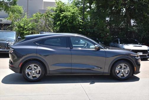 2022 Ford Mustang Mach-E Select