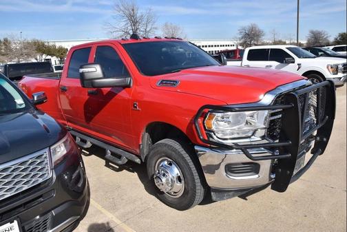 2023 RAM 3500 Tradesman Crew Cab 4x4 8' Box