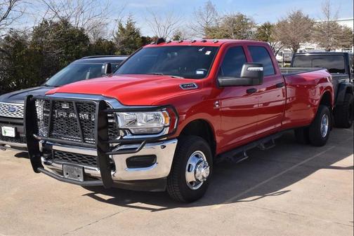 2023 RAM 3500 Tradesman Crew Cab 4x4 8' Box