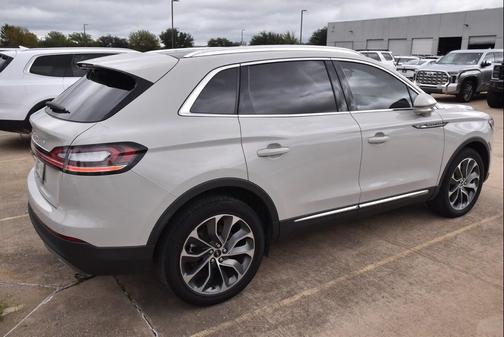 2022 Lincoln Nautilus Reserve