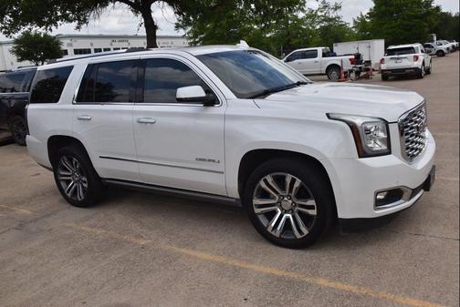 White Frost Tricoat 2018 GMC Yukon Denali