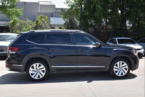 Deep Black Pearl 2021 Volkswagen Atlas 2.0T SEL