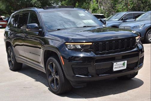 Diamond Black Crystal Pearlcoat 2024 Jeep Grand Cherokee L Altitude