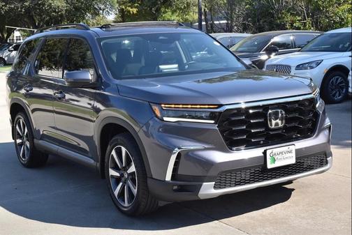 2025 Honda Pilot Touring 8-Passenger