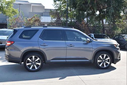 2025 Honda Pilot Touring 8-Passenger