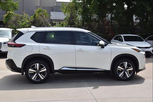 Pearl White Tricoat 2023 Nissan Rogue Platinum