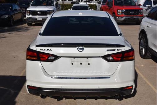 2022 Nissan Altima SR FWD