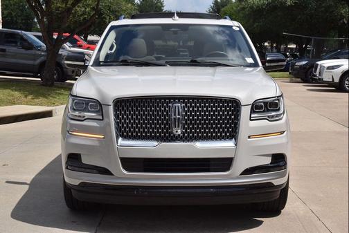 Ceramic Pearl Metallic Tri-Coat 2022 Lincoln Navigator Reserve
