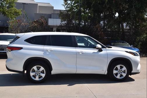 2023 Toyota Highlander Hybrid LE