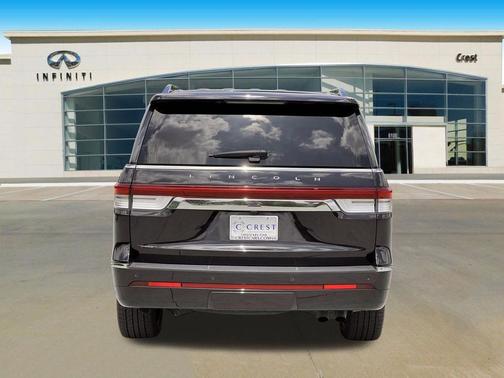 Infinite Black Metallic Clearcoat 2024 Lincoln Navigator Premiere