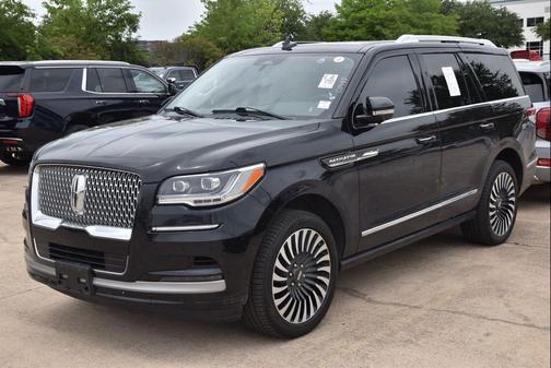 Infinite Black Metallic Clearcoat 2024 Lincoln Navigator Premiere