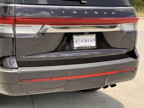 Infinite Black Metallic Clearcoat 2024 Lincoln Navigator Premiere