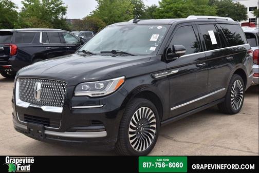 Infinite Black Metallic Clearcoat 2024 Lincoln Navigator Premiere