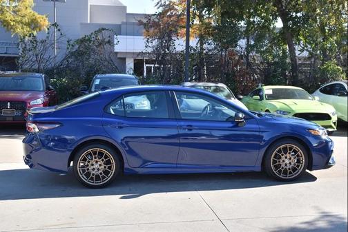 2024 Toyota Camry Hybrid SE