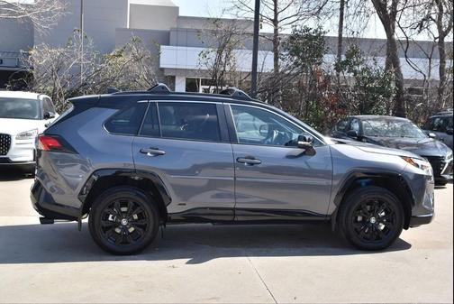 2025 Toyota RAV4 Hybrid SE