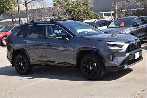 2025 Toyota RAV4 Hybrid SE