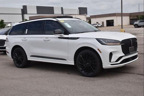 Pristine White Metallic Tri-Coat 2026 Lincoln Aviator Reserve AWD