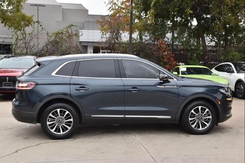 2022 Lincoln Nautilus Standard