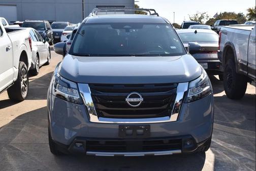 2022 Nissan Pathfinder Platinum 2WD