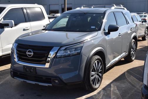 2022 Nissan Pathfinder Platinum 2WD