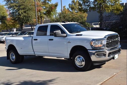 2024 RAM 3500 Tradesman Crew Cab 4x4 8' Box