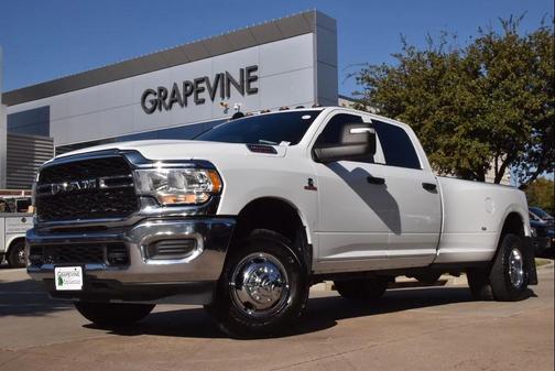 2024 RAM 3500 Tradesman Crew Cab 4x4 8' Box