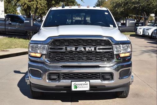 2024 RAM 3500 Tradesman Crew Cab 4x4 8' Box