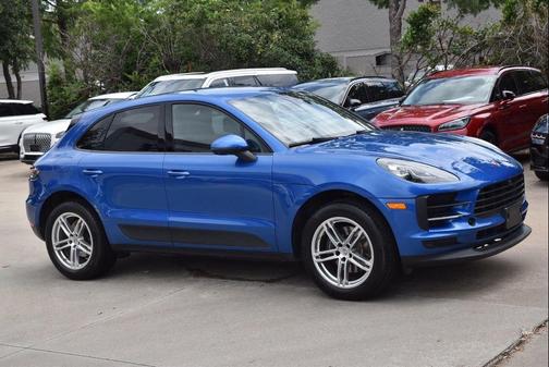 Sapphire Blue Metallic 2020 Porsche Macan Macan