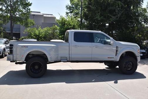 2025 Ford F-450 Platinum