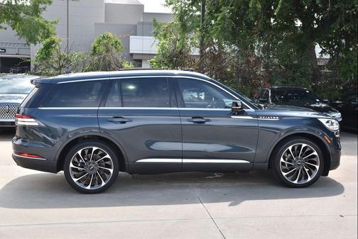 Flight Blue Metallic Clearcoat 2023 Lincoln Aviator Reserve