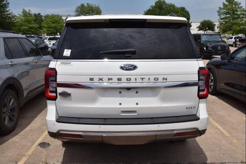 Star White Metallic Tri-Coat 2024 Ford Expedition Max King Ranch