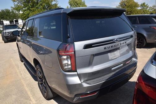 2023 Chevrolet Suburban RST